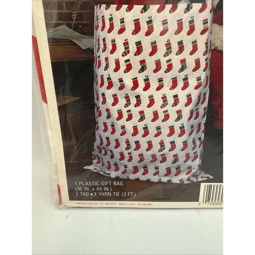 Vintage Giant Christmas‎ Gift Bag 36x44 Plastic Holiday Tag Yarn New Made In USA